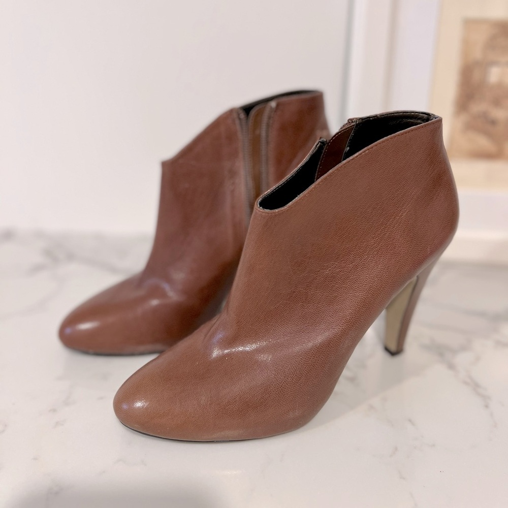 Adrienne Vittadini Brown Heeled Ankle Booties Women’s Size 6.5
